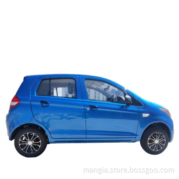 Made in Cina 2023 Mini auto elettrica a 4 ruote a prezzi accessibili per la guida per adulti Blaval Solar Electric Car S6